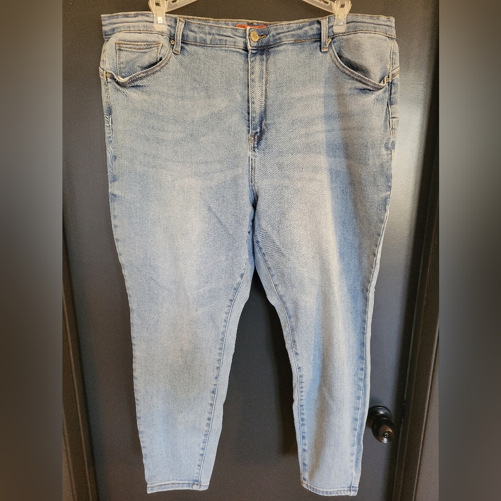 Size 24 high-waisted skinny jeans in light denim